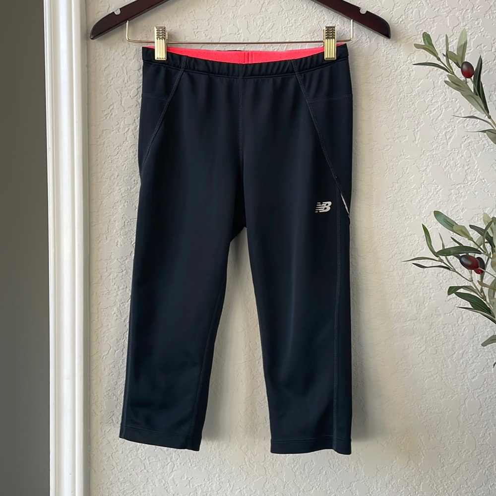 New Balance Women’s Classic Cropped Athletic Leggings Size Small - Picture 2 of 8